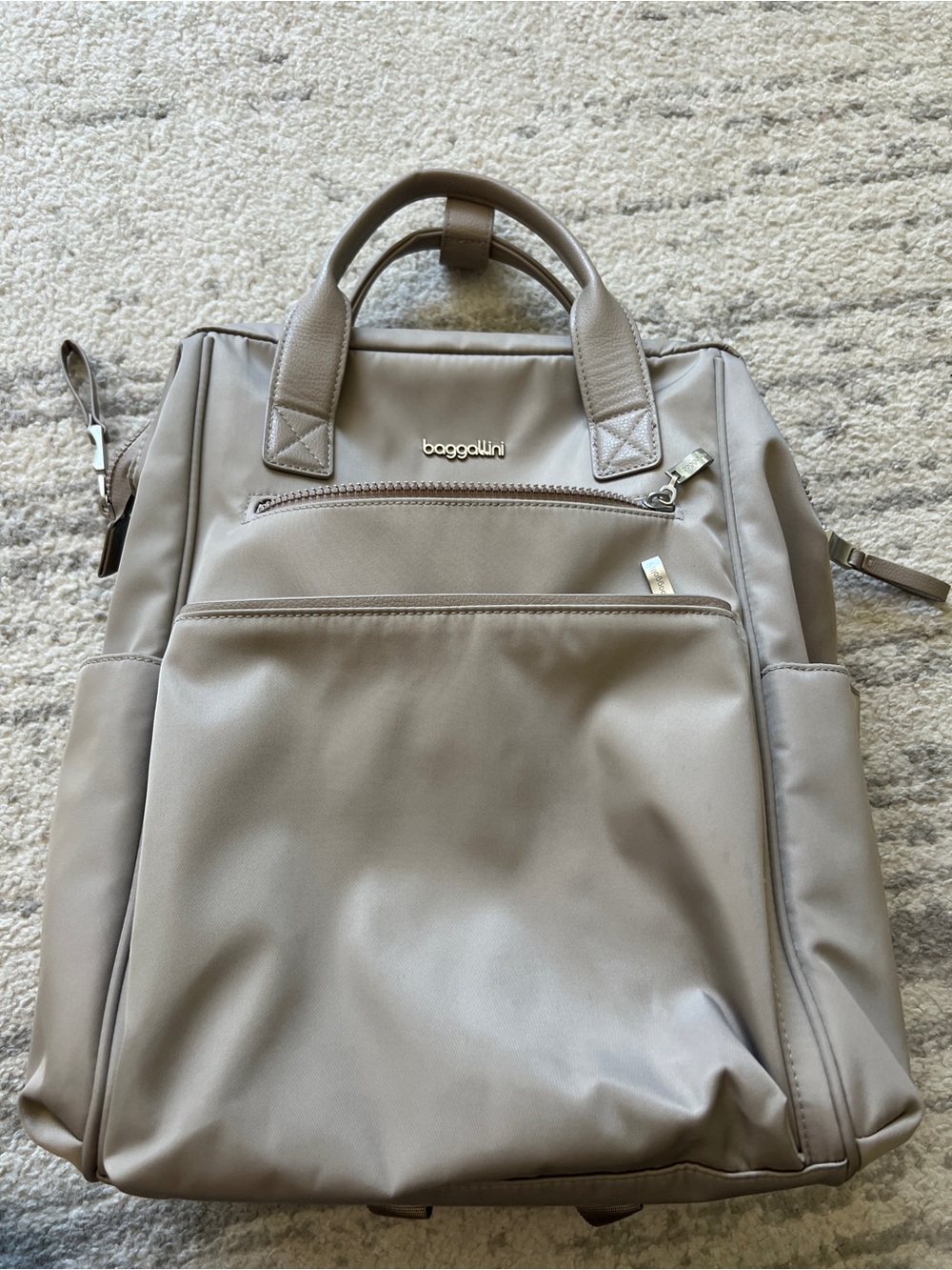 Baggallini Women’s Soho Laptop Taupe Backpack - Picture 2 of 5